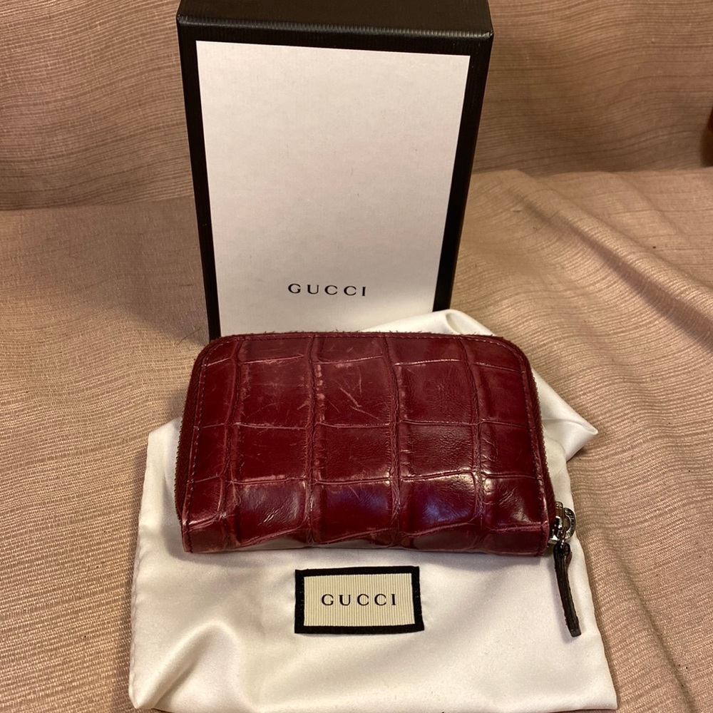 NWT Gucci Crocodile Zip Around Card Case wallet